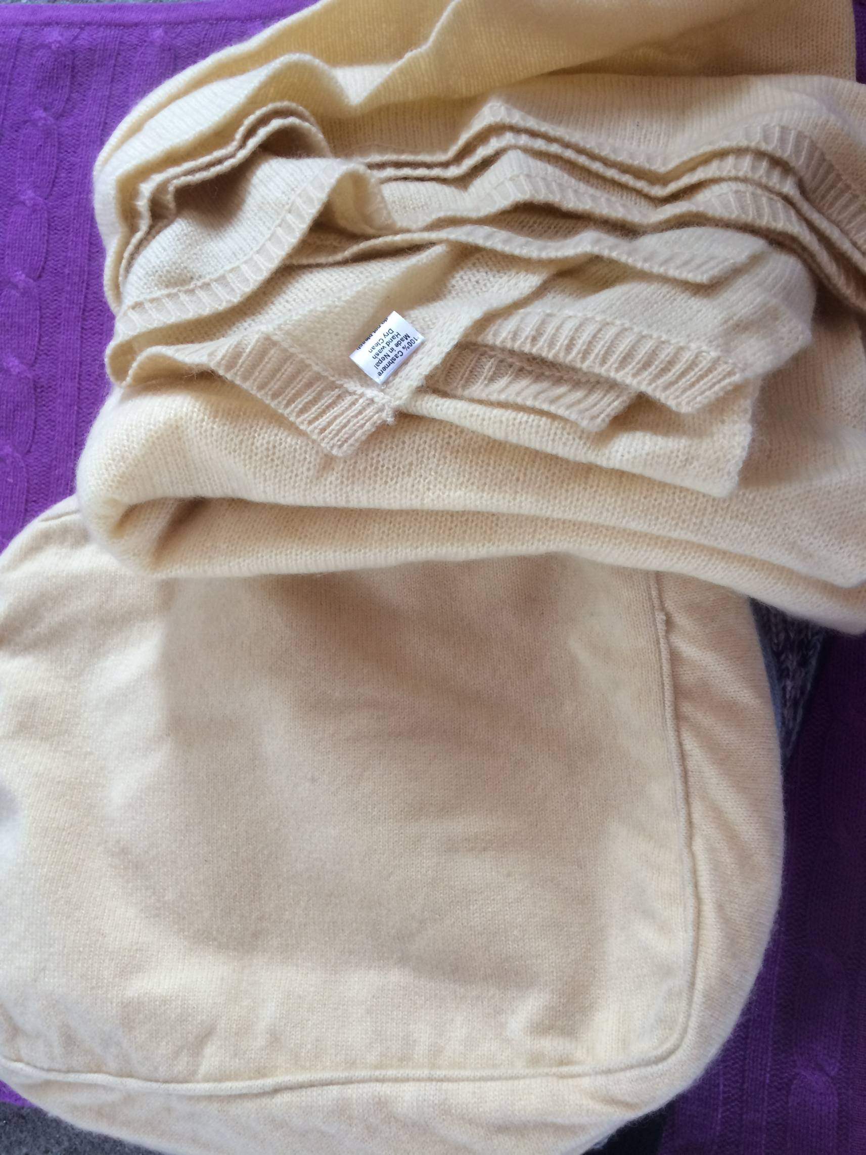  Cashmere Travel kits , wrap and pouch (3083)